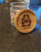 Snoeppot met houten deksel en persoonlijke gravure