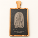 Houten serveerplank met leisteen en persoonlijke gravure